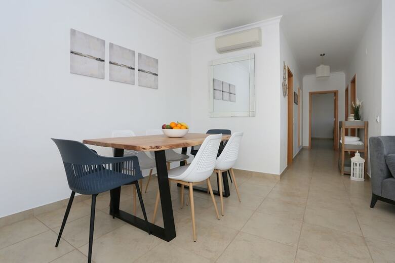 3 Bedroom Apartment With Pool