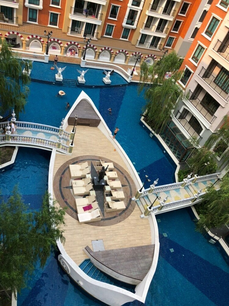 Espana Condo Pattaya By Jc
