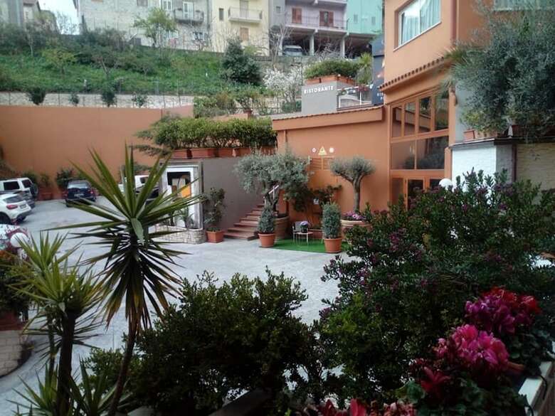 Halykos Hotel