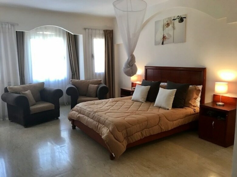 4-bed Villa With Private Pool