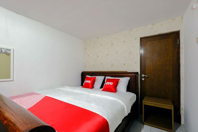 Hostal Oyo 2499 Penginapan Ratu Emas
