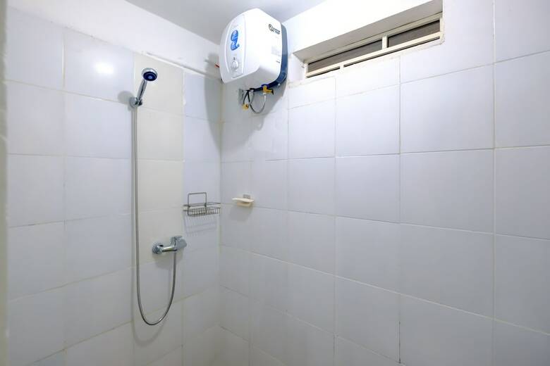 Hostal Oyo 2499 Penginapan Ratu Emas