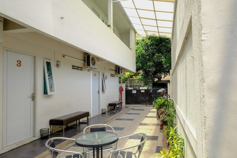 Hostal Oyo 2499 Penginapan Ratu Emas