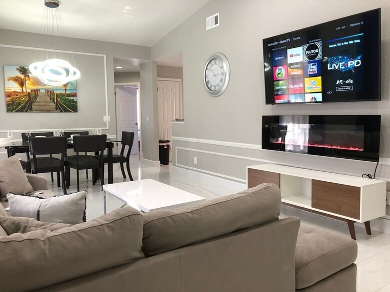 6183 Sandcrest � Walk To Universal! Near Disney, Convention