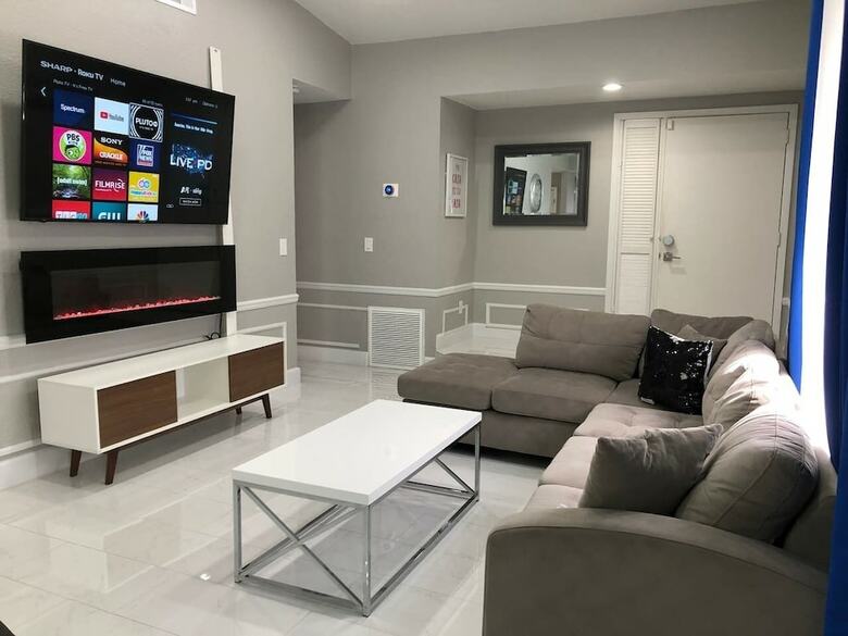 6183 Sandcrest � Walk To Universal! Near Disney, Convention