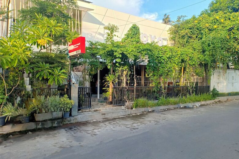 Hostal Oyo 2510 Selasar Senggigi Guesthouse