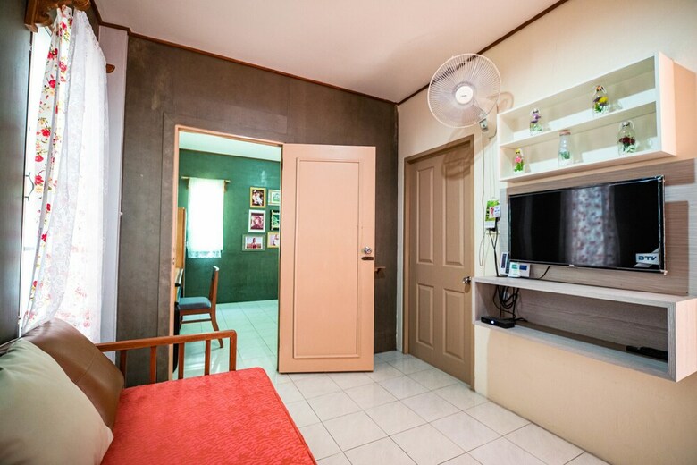 Hotel Oyo 569 AA Resort