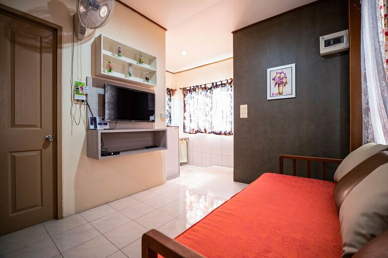 Hotel Oyo 569 AA Resort