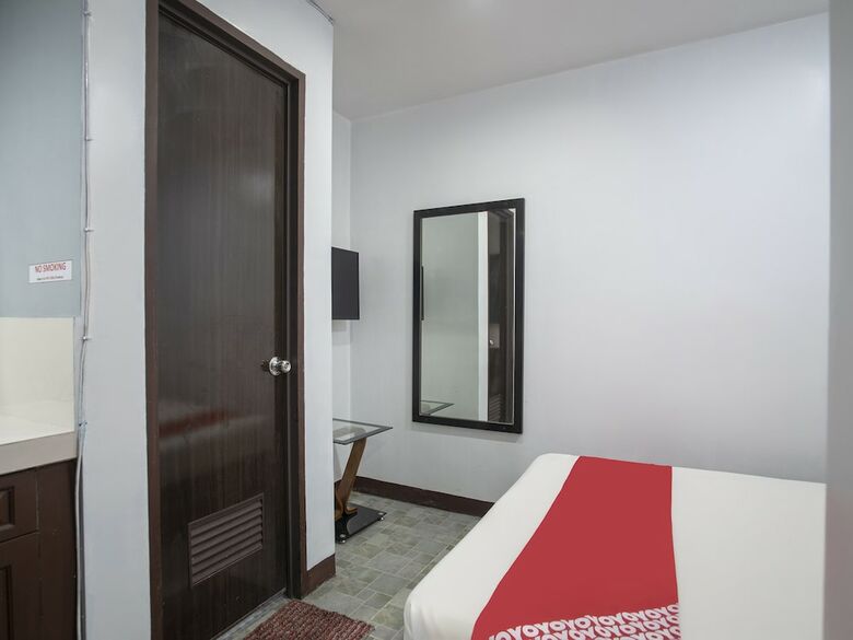 Hotel Oyo 549 Sajj Bldg
