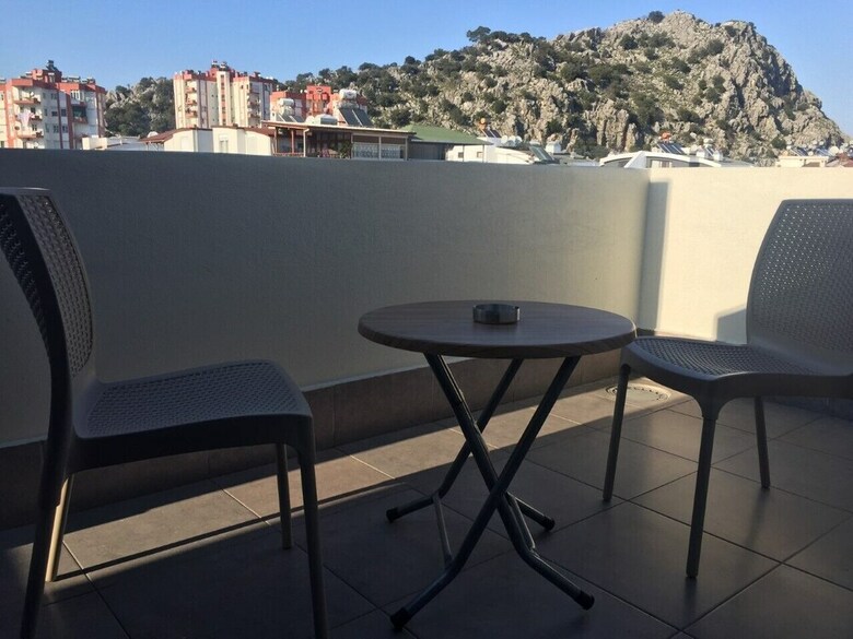 Golden World Suite Hotel