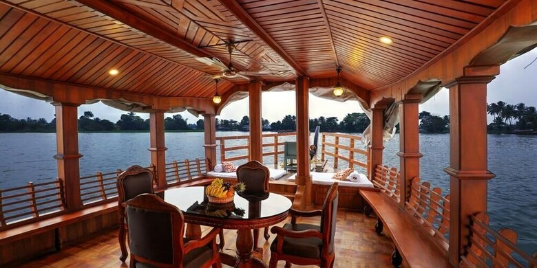 Best Kerala Houseboat