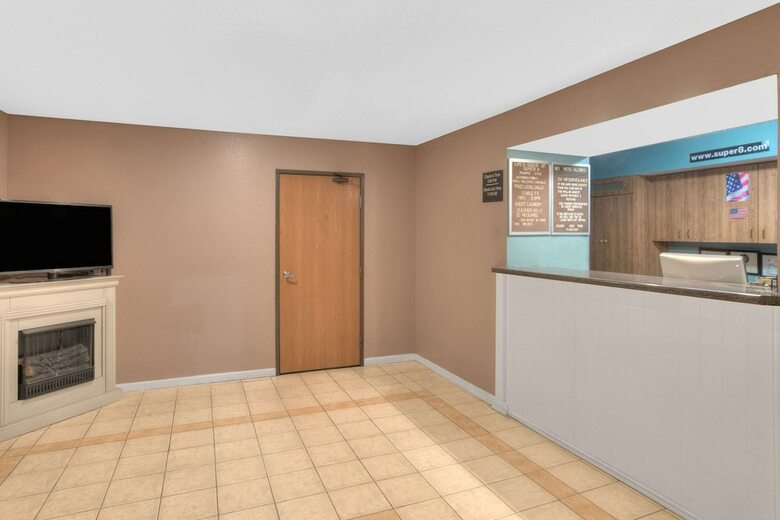 Motel Super 8 By Wyndham Augusta