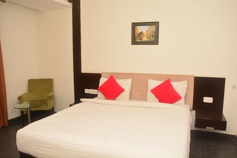 Hotel Sai Mukut Service Apartment