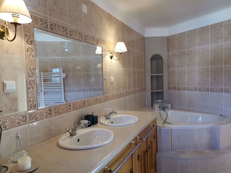 Hotel Happy Home Obidos