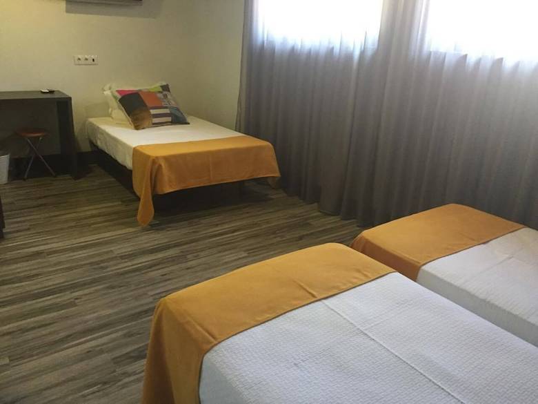 Hotel Residencial Kuarenta&um