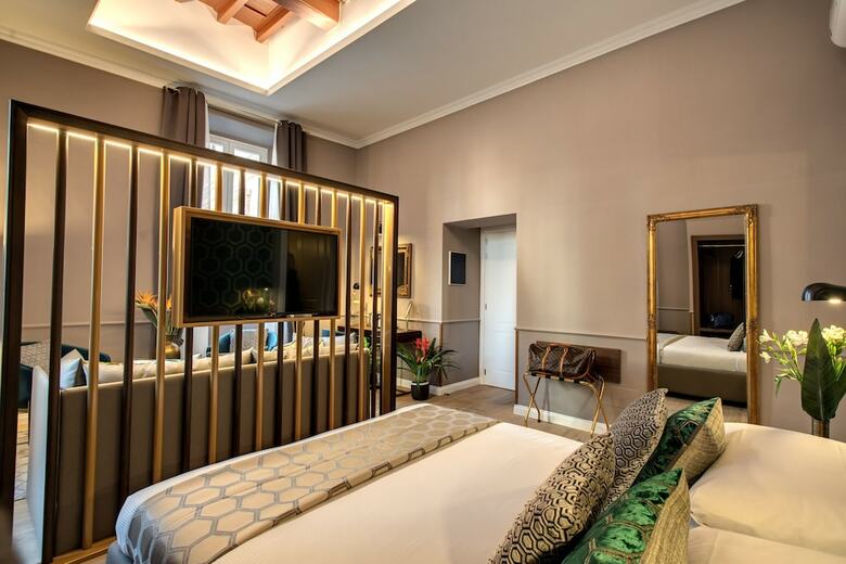 Tree Charme Parliament Boutique Hotel