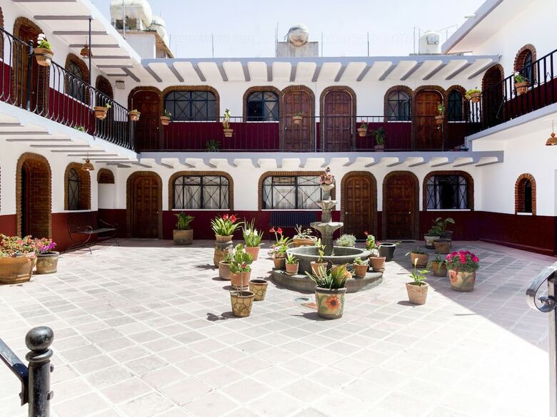 Oyo Hotel Montecarlo