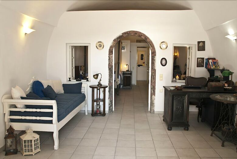 Apartamentos Santorini Folia Bianca