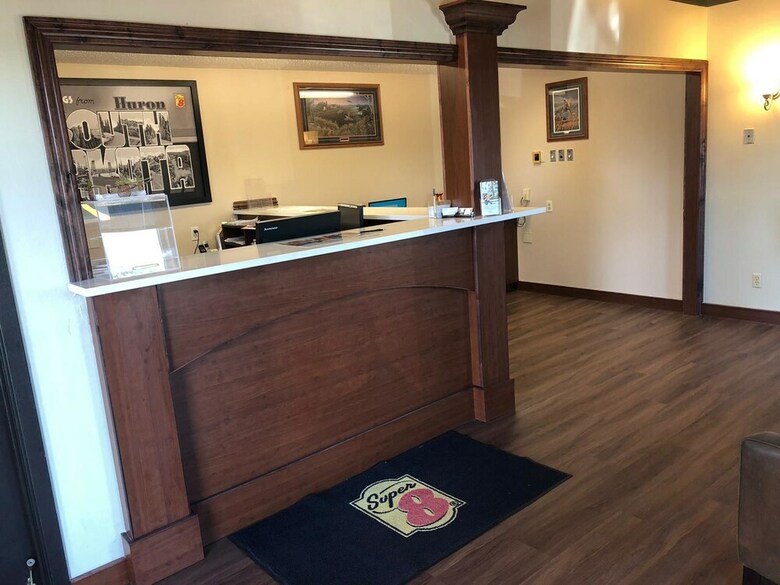 Motel Super 8 By Wyndham Huron