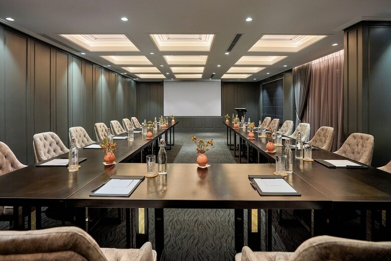 Peridot Grand Hotel & Spa By Aira