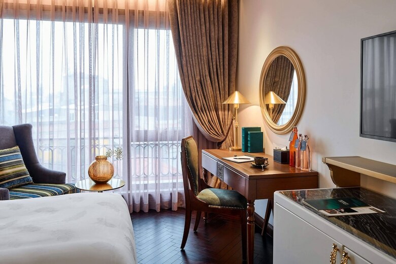 Peridot Grand Hotel & Spa By Aira