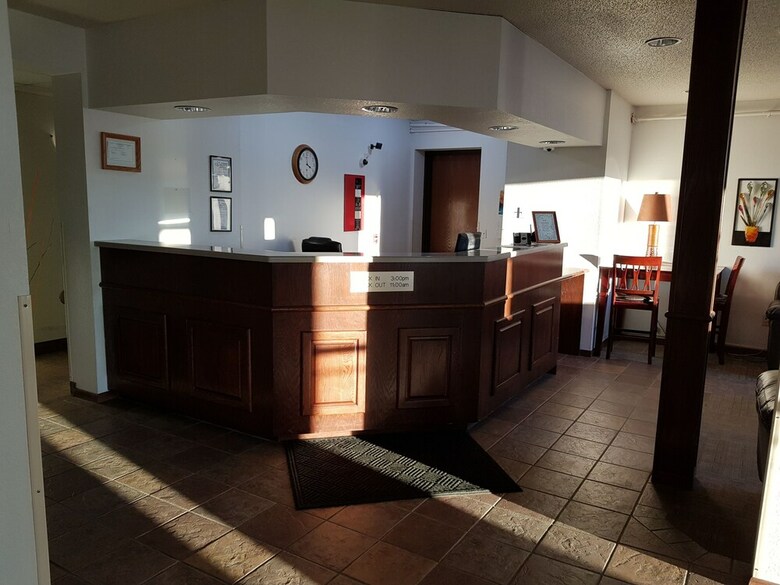Hotel Asteria Inn & Suites