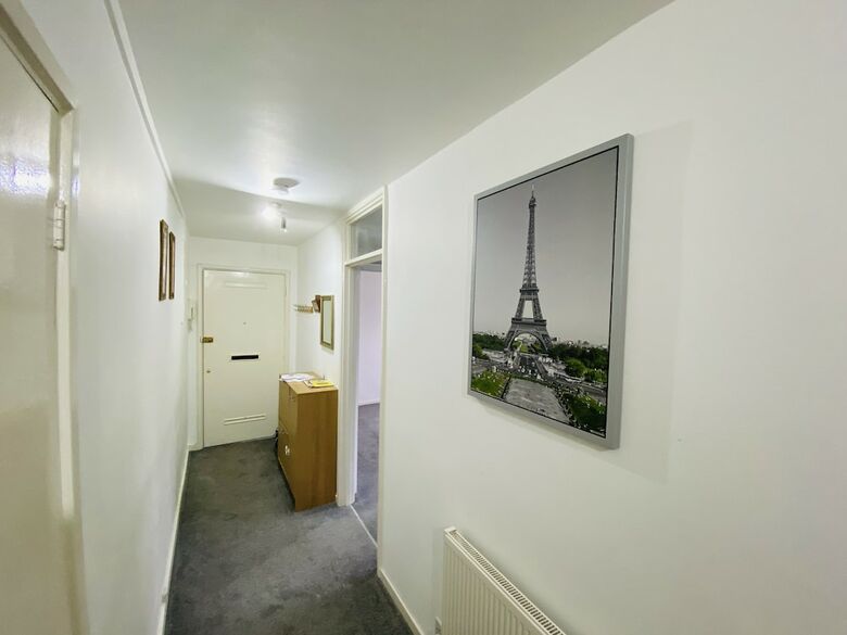 Nice 3-bed Apartment Close To Heathrow