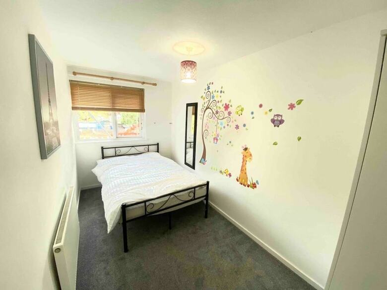Nice 3-bed Apartment Close To Heathrow