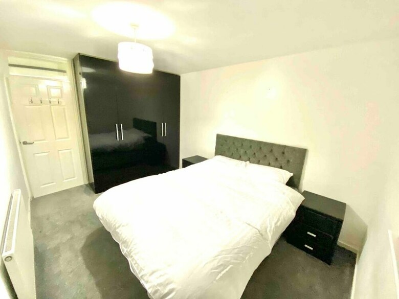 Nice 3-bed Apartment Close To Heathrow