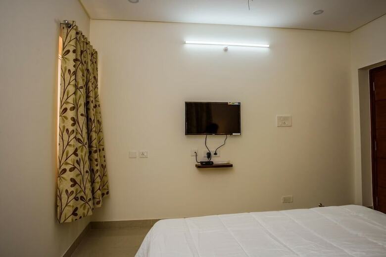 Hotel Cloud9 Homes Service Apartment