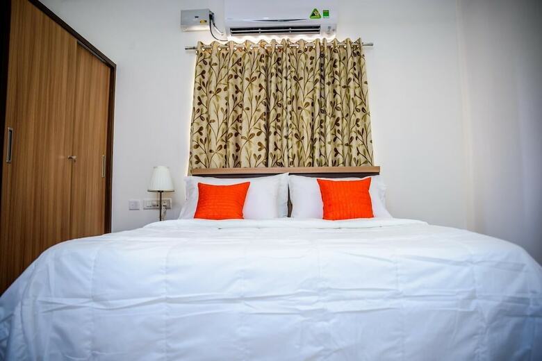 Hotel Cloud9 Homes Service Apartment