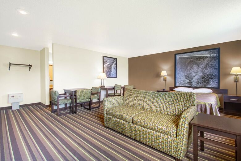 Motel Super 8 By Wyndham Weston Wv