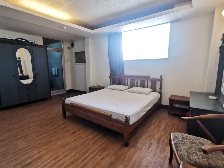 Oyo 89864 Hotel Holiday Park