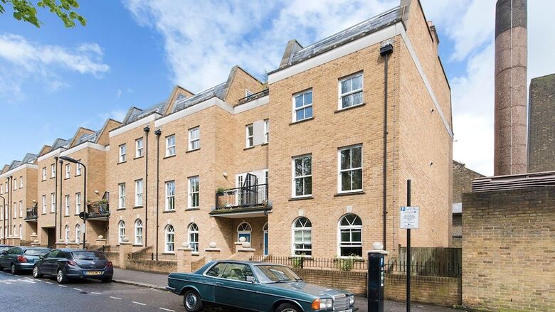 64 Clapton Square � Amazing 2 Bed Apartment Close To Clapton Square