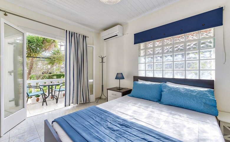 Ina Apartment