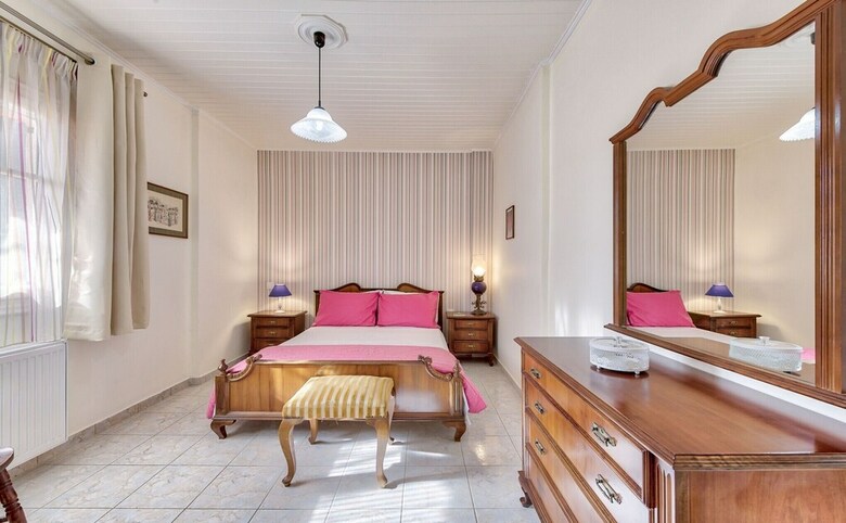 Ina Apartment