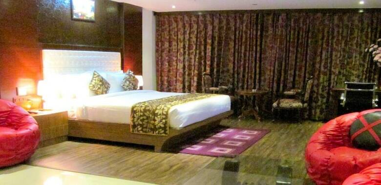 Hotel Maple Wood