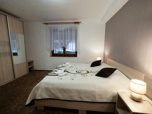 Hostal Penzion Almada