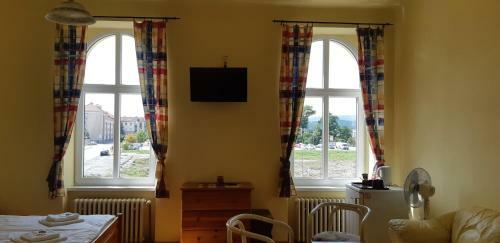 Hostal Victoria - Penzion & Restaurant