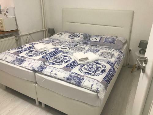 Hostal Penzi�n O�za