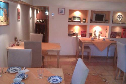 Hostal Penzi�n O�za