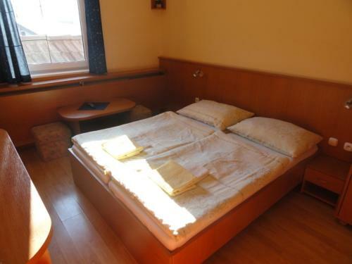 Hostal Penzion Eka