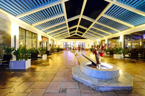 Hotel Reef Oasis Blue Bay Resort & Spa