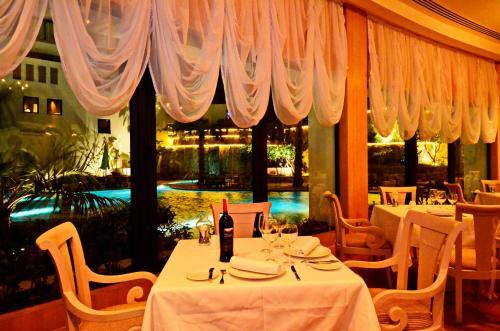 Hotel Reef Oasis Blue Bay Resort & Spa