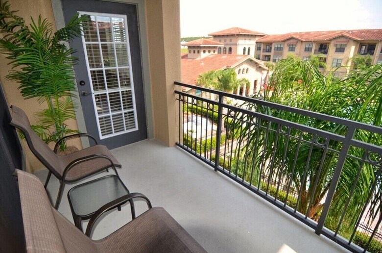 Bella Piazza 3