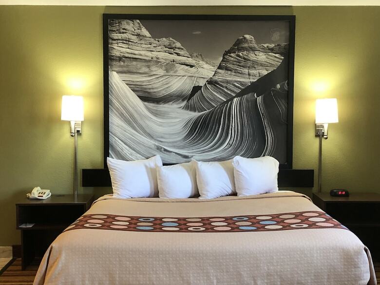 Motel Super 8 By Wyndham S Jordan/sandy/slc Area