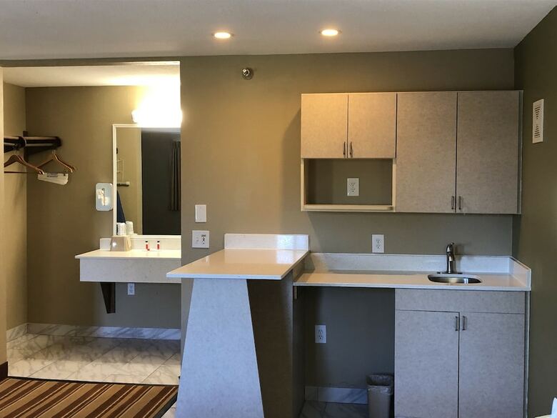 Motel Super 8 By Wyndham S Jordan/sandy/slc Area