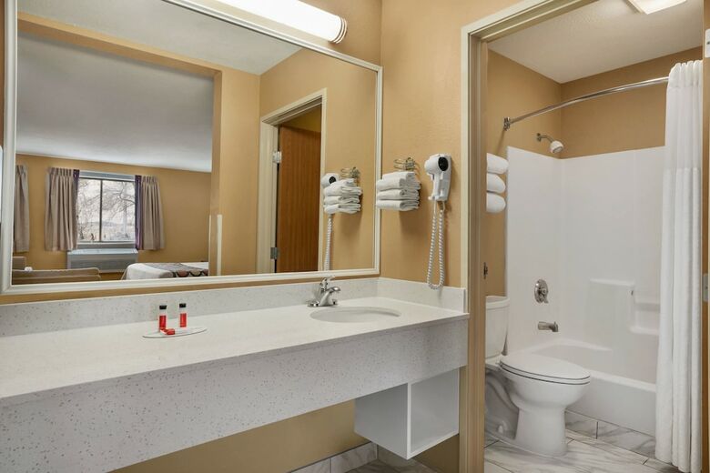 Motel Super 8 By Wyndham S Jordan/sandy/slc Area