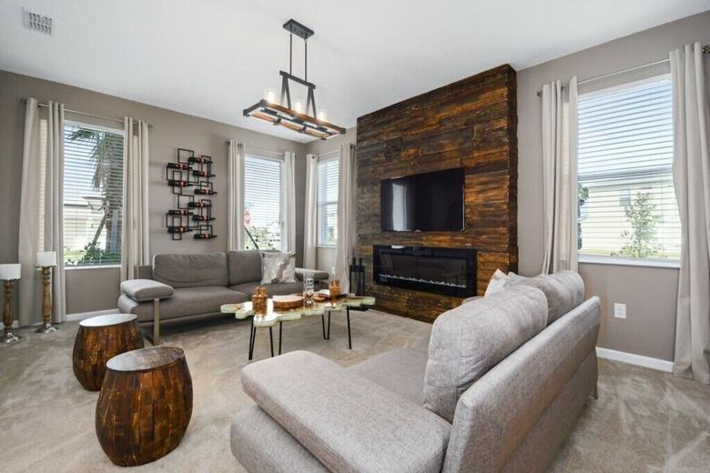 Stunning Vacation Home So3890