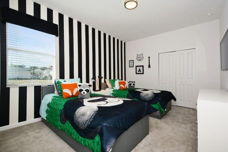 Stunning Vacation Home So3890